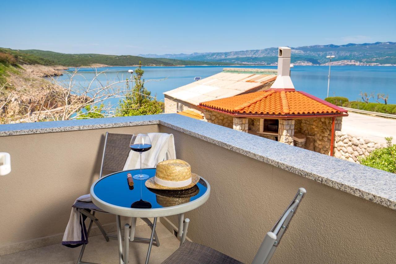 Apartmani Heni Vrbnik Exterior foto